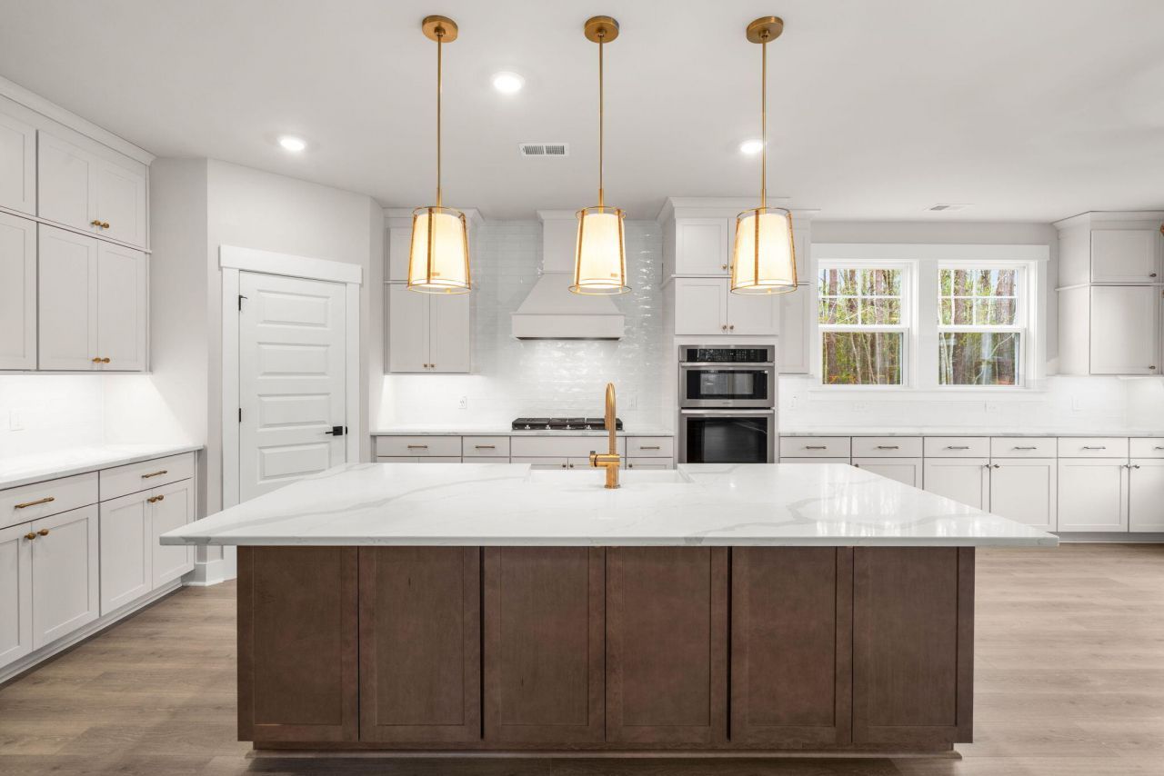 1289 Hamlin Road Photo 15