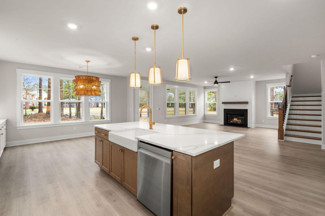 1289 Hamlin Road Photo 16