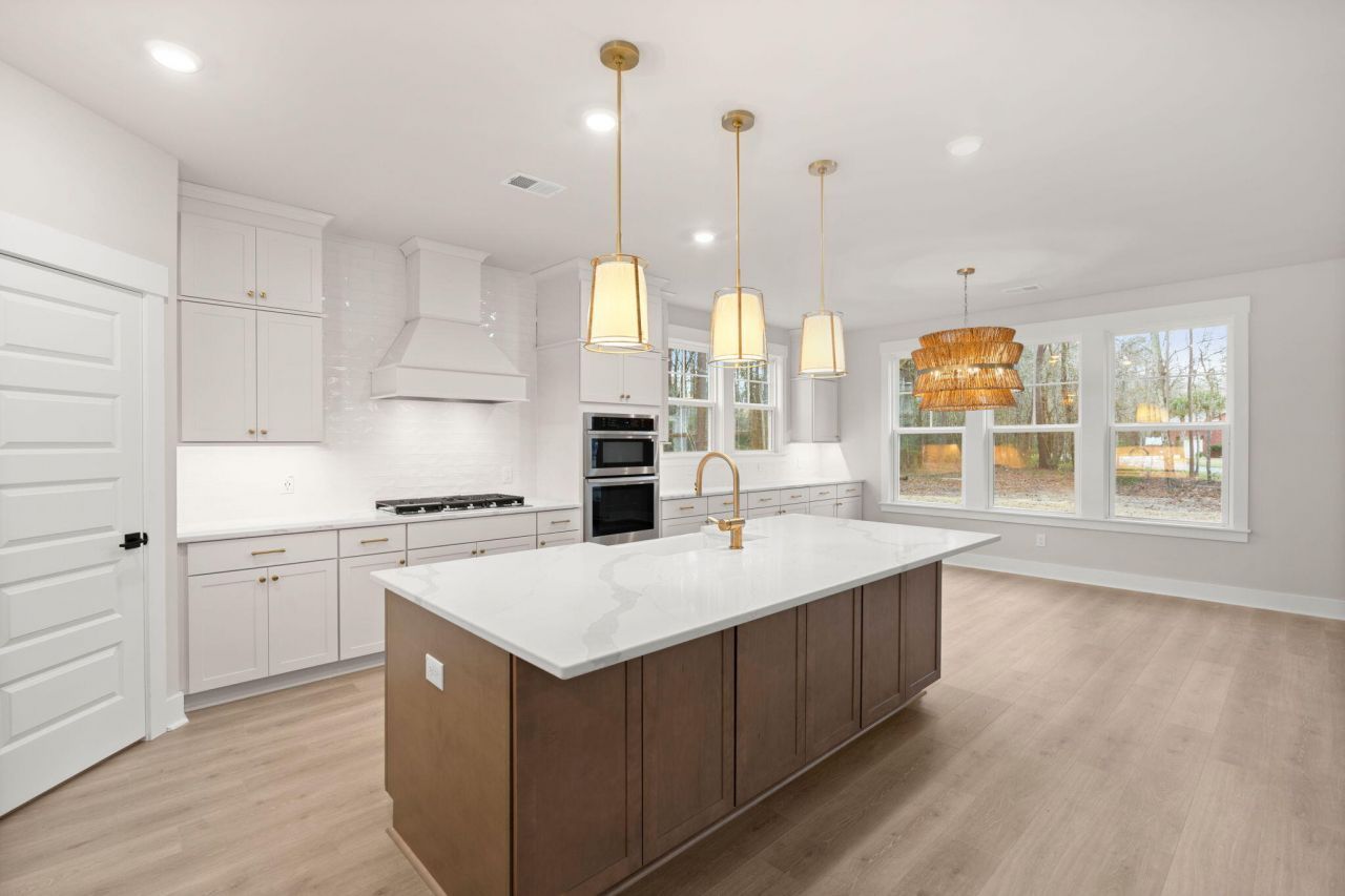 1289 Hamlin Road Photo 19