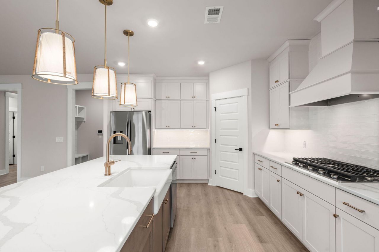 1289 Hamlin Road Photo 20