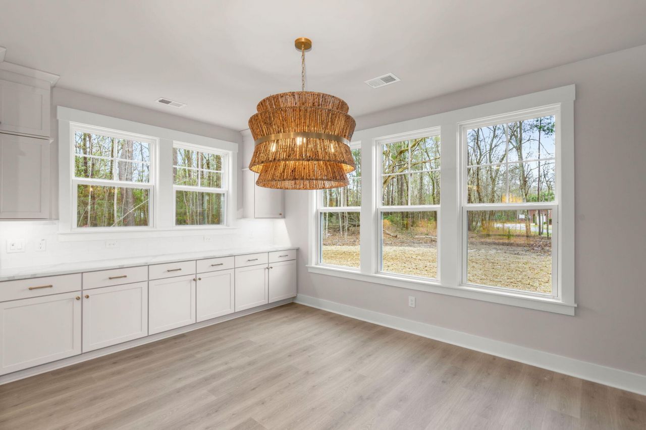 1289 Hamlin Road Photo 23