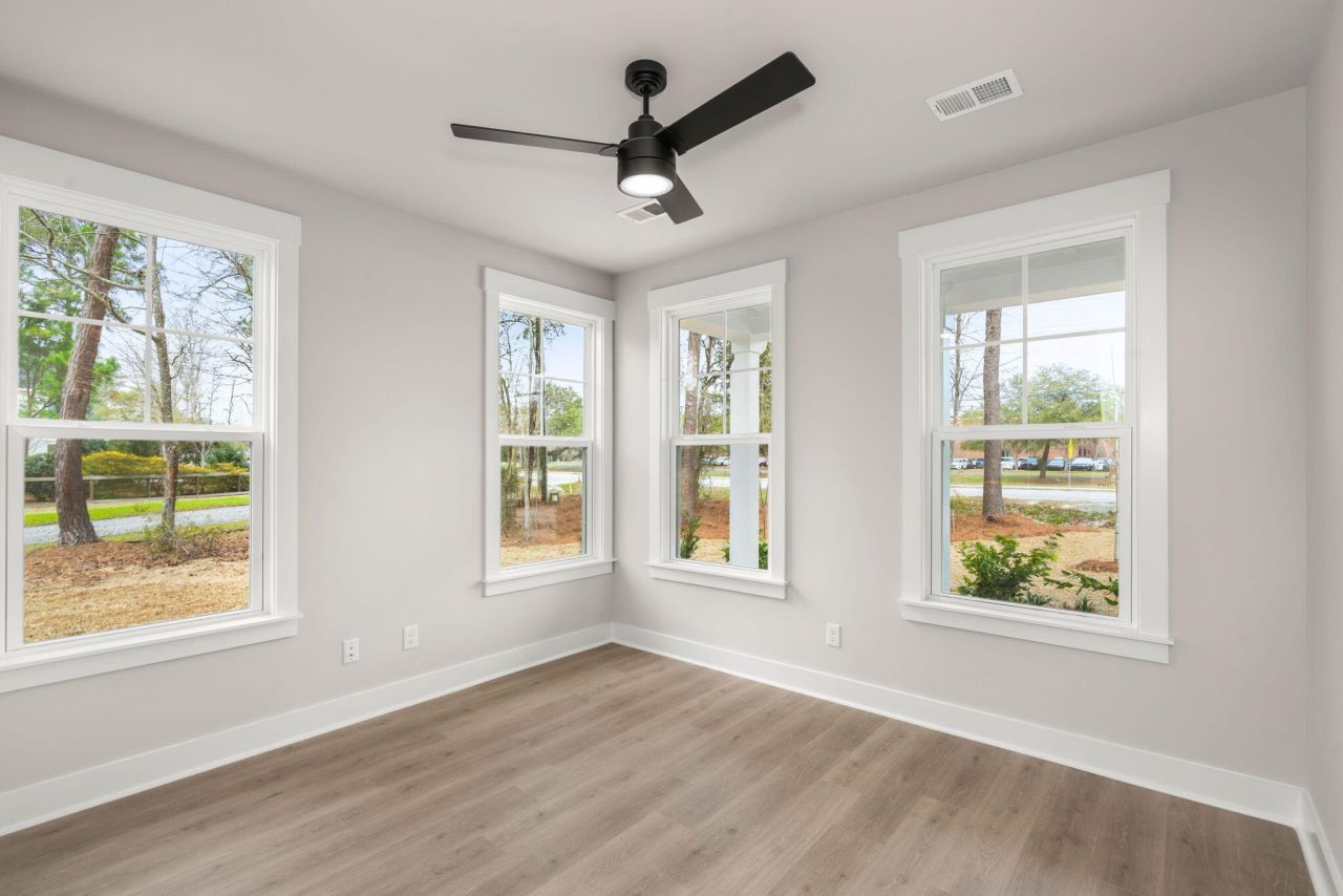 1289 Hamlin Road Photo 27