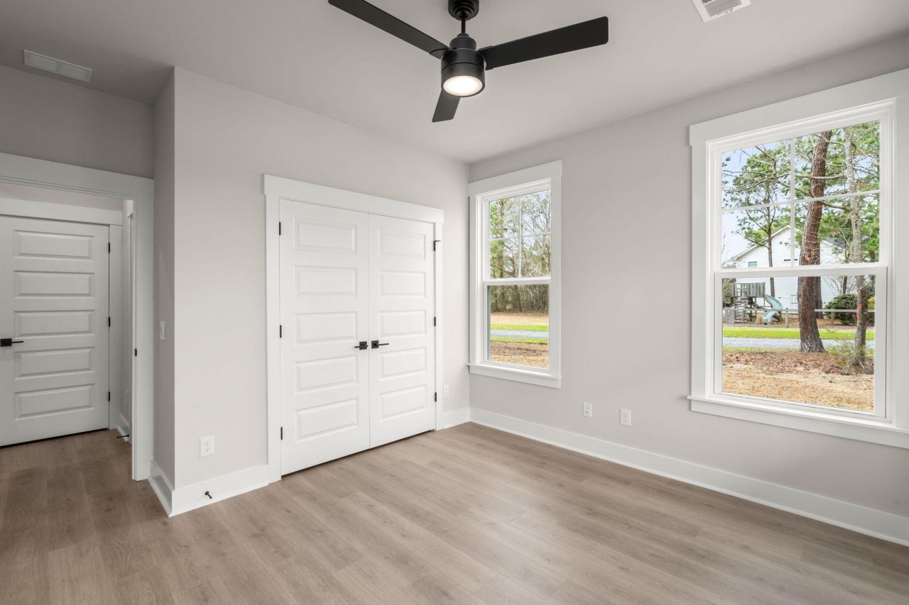 1289 Hamlin Road Photo 29