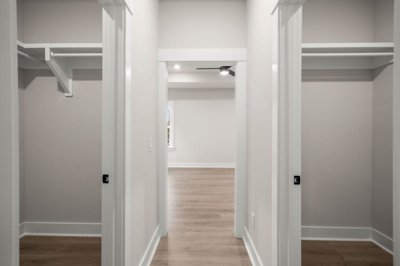 1289 Hamlin Road Photo 35