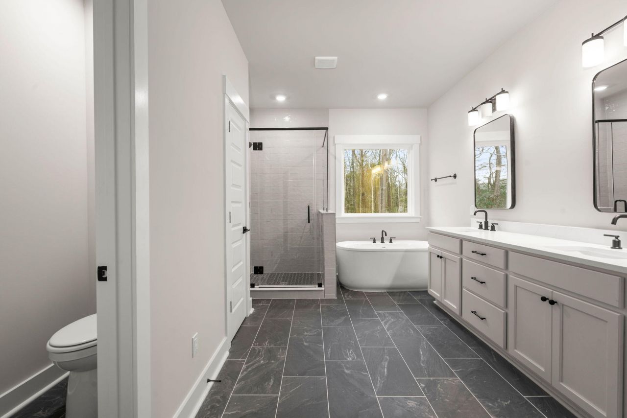 1289 Hamlin Road Photo 37