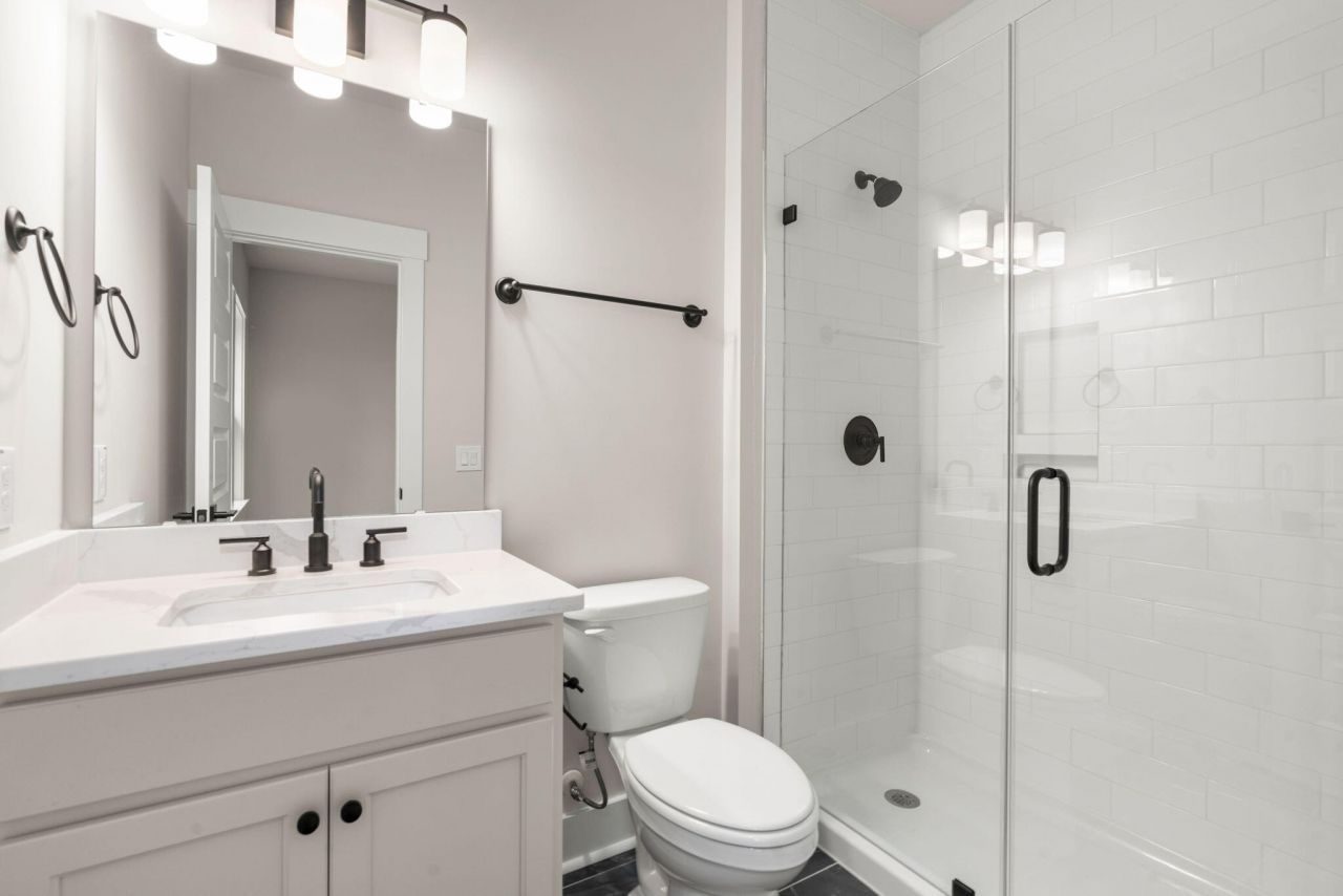 1289 Hamlin Road Photo 44