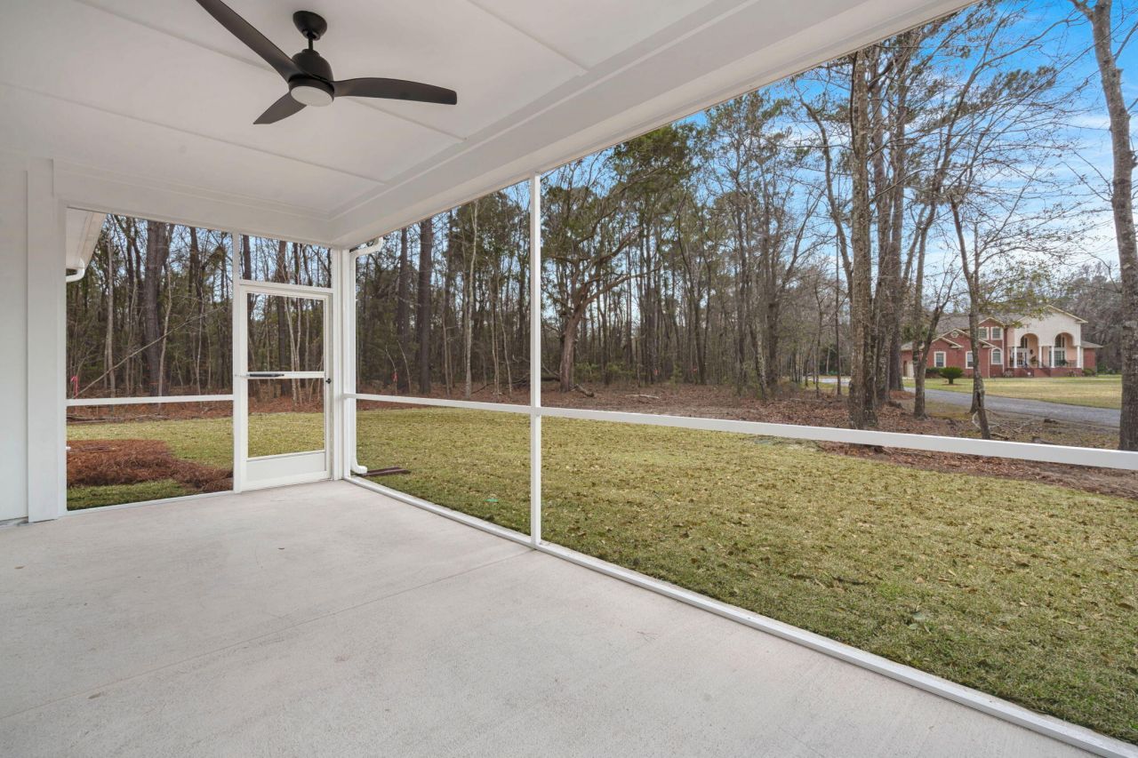 1289 Hamlin Road Photo 49