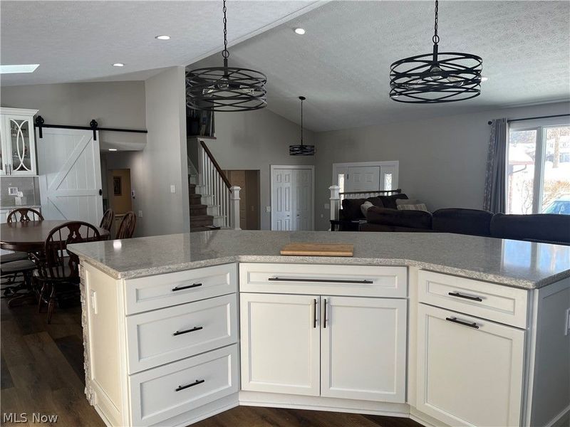 13325 Longspur Court, Valley View, OH 44125 Photo 14