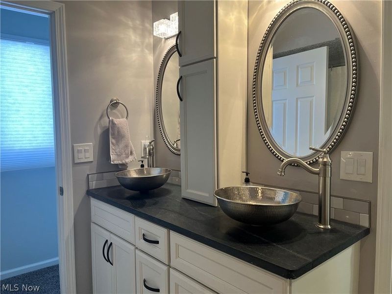 13325 Longspur Court, Valley View, OH 44125 Photo 22