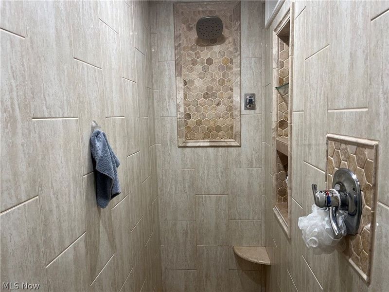 13325 Longspur Court, Valley View, OH 44125 Photo 30