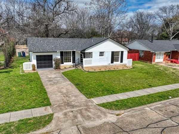 933 Treasure Road , Garland, TX 75041