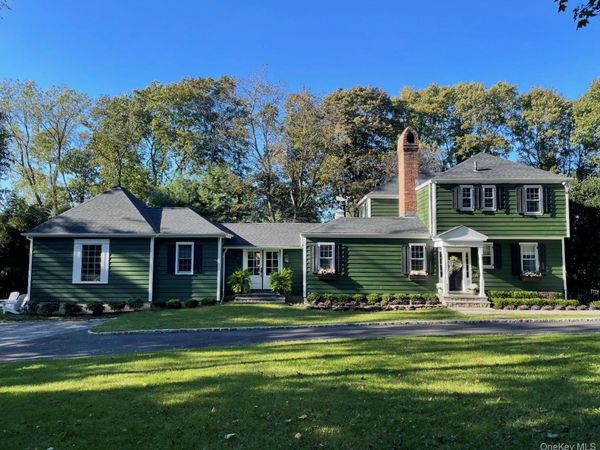 5 Wendover Road, Setauket, NY 11733