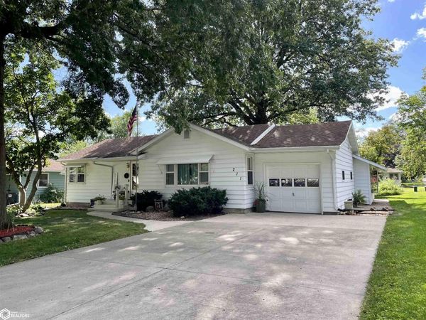 211 S Wilson Street, Mount Pleasant, IA 52641