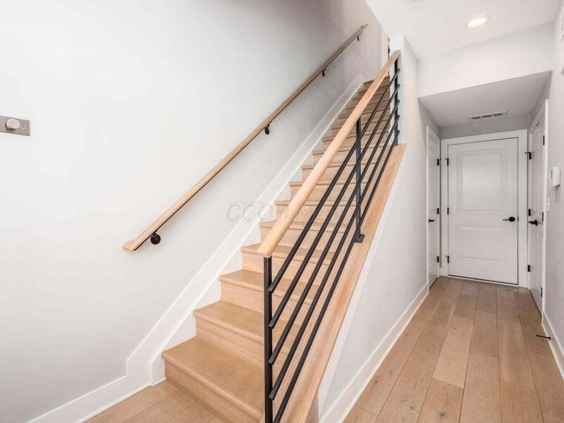 1187 Cromartie Lane, Columbus, OH 43201 Photo 3