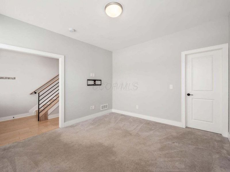 1187 Cromartie Lane, Columbus, OH 43201 Photo 5