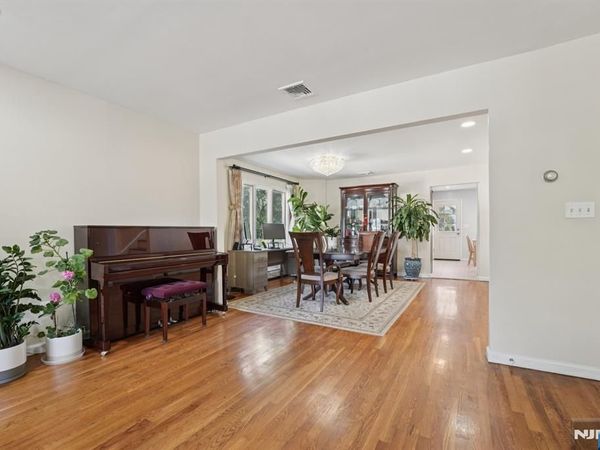 1670 Maple Street, FORT LEE, NJ 07024