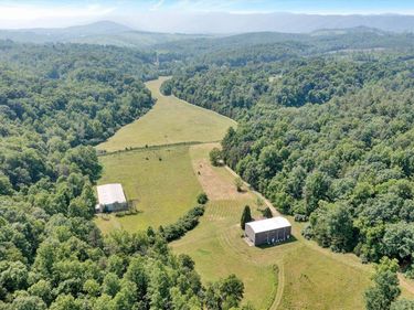 2446 DEER RUN RD , Ferrum, VA 24088