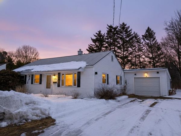 22 Mills Avenue, South Burlington, VT 05403