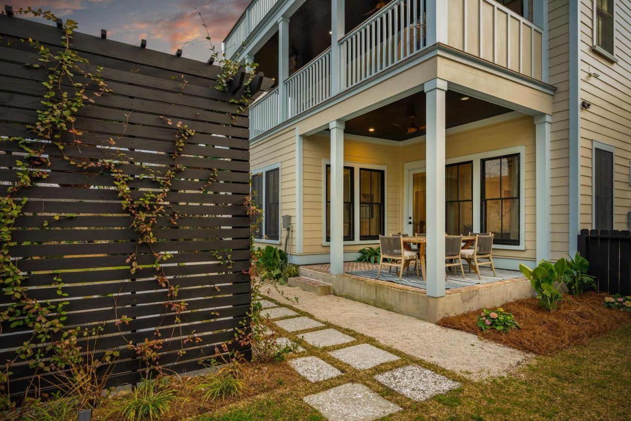 6 Stocker Drive Photo 82