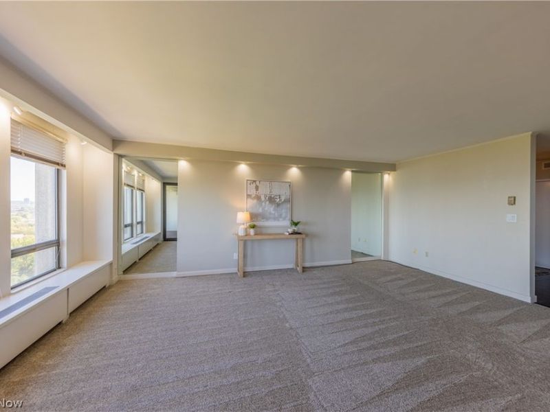 1 Lakeshore Boulevard , Bratenahl, OH 44108 Photo 15