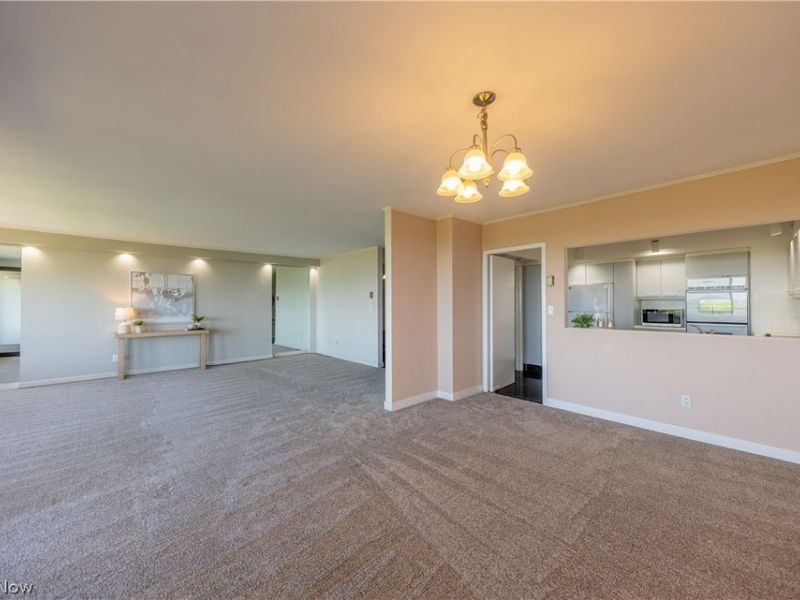 1 Lakeshore Boulevard , Bratenahl, OH 44108 Photo 19