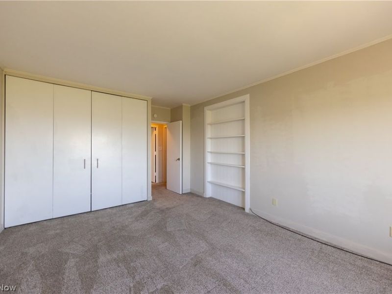 1 Lakeshore Boulevard , Bratenahl, OH 44108 Photo 37