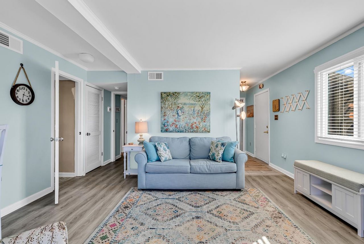 609 Hillside Dr. S  Photo 13