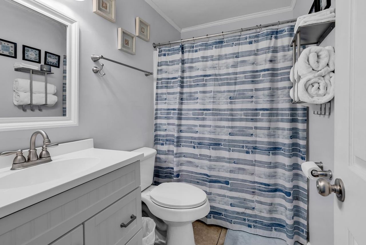 609 Hillside Dr. S  Photo 22