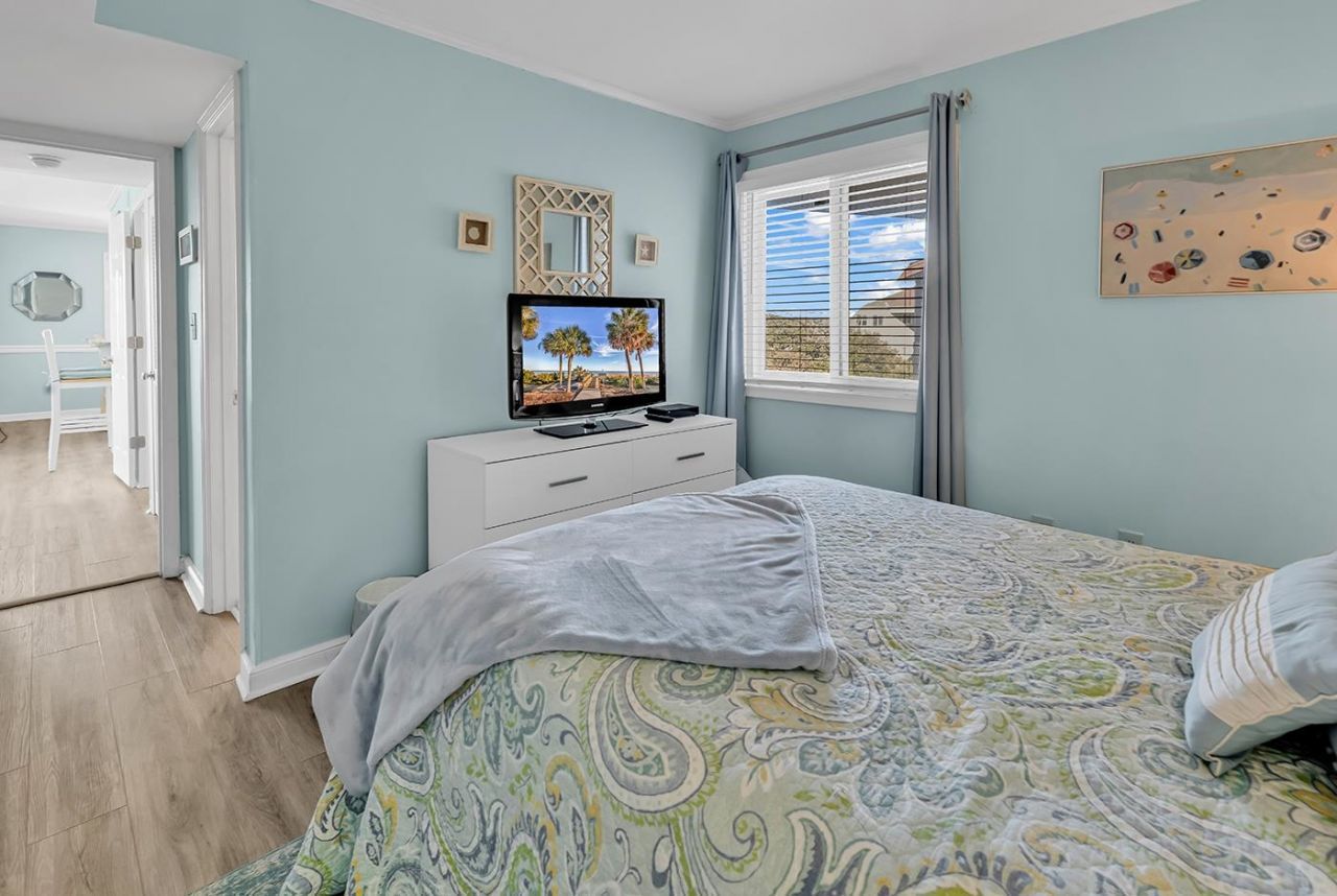 609 Hillside Dr. S  Photo 24