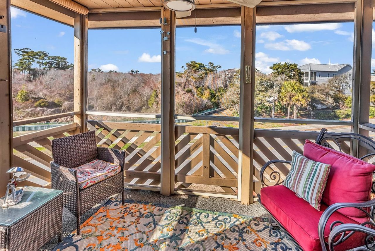 609 Hillside Dr. S  Photo 26