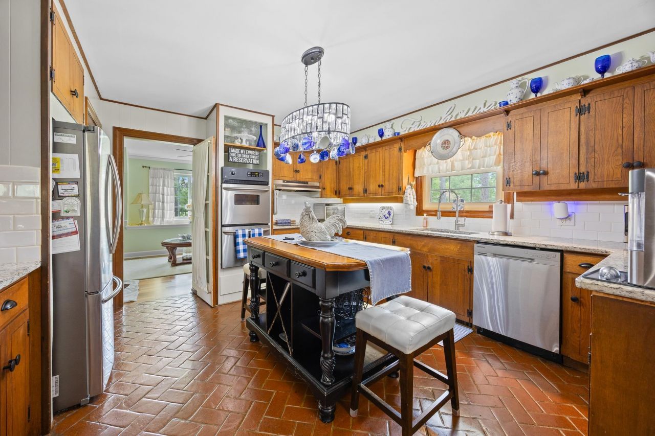 481 Fox Bay Rd.  Photo 11