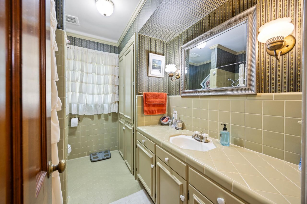 481 Fox Bay Rd.  Photo 20