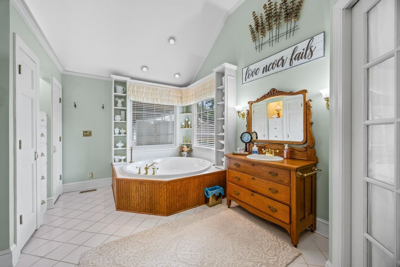 481 Fox Bay Rd.  Photo 24