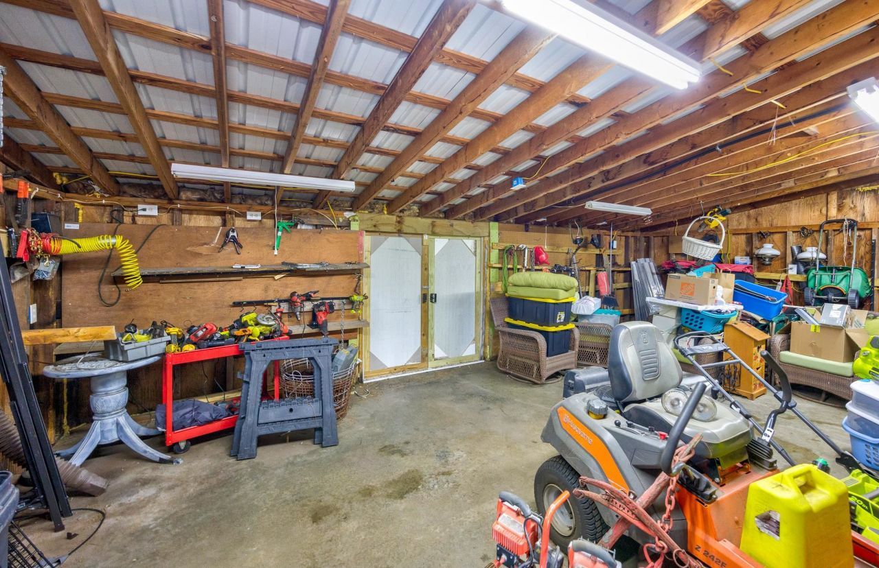 481 Fox Bay Rd.  Photo 38