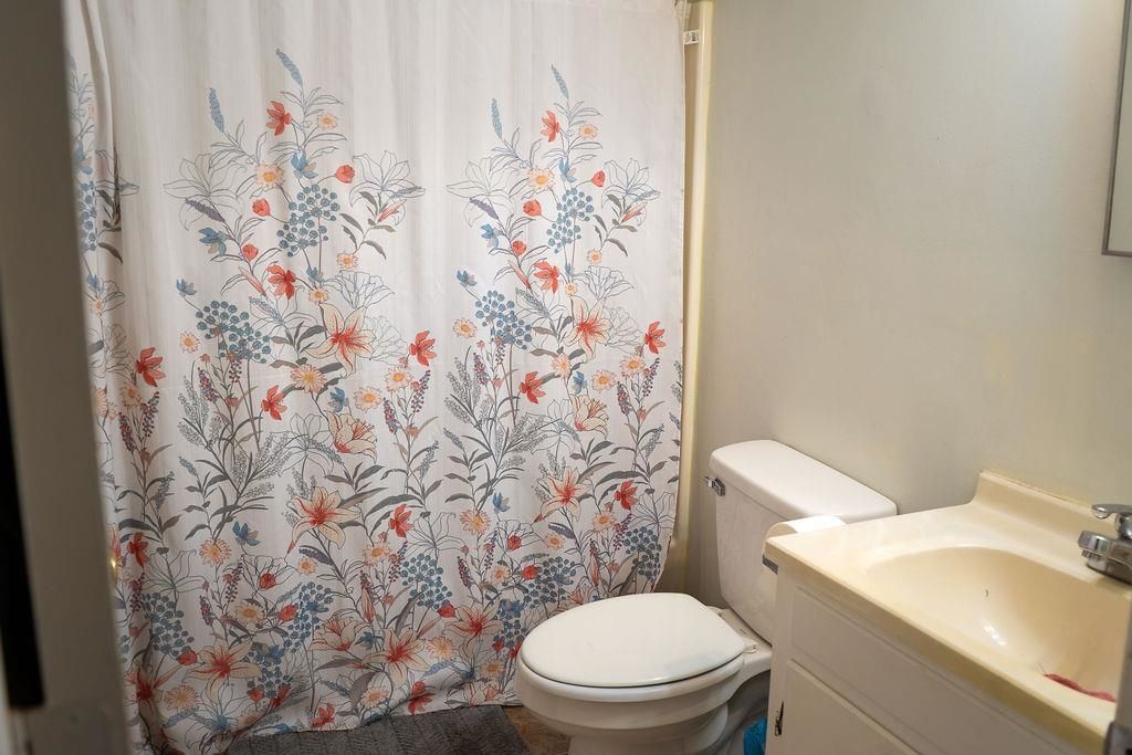 2064 Martin St.  Photo 10