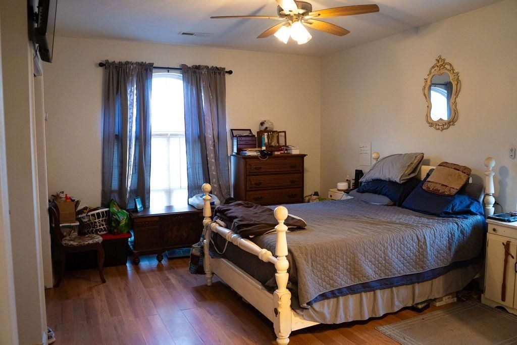 2064 Martin St.  Photo 11