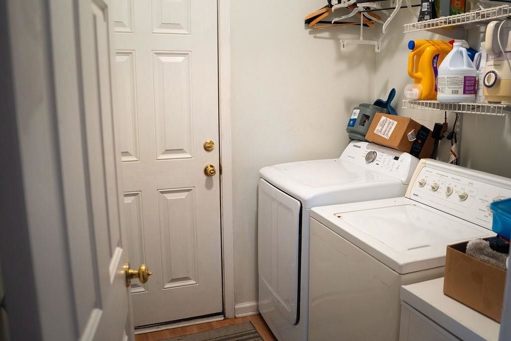 2064 Martin St.  Photo 14