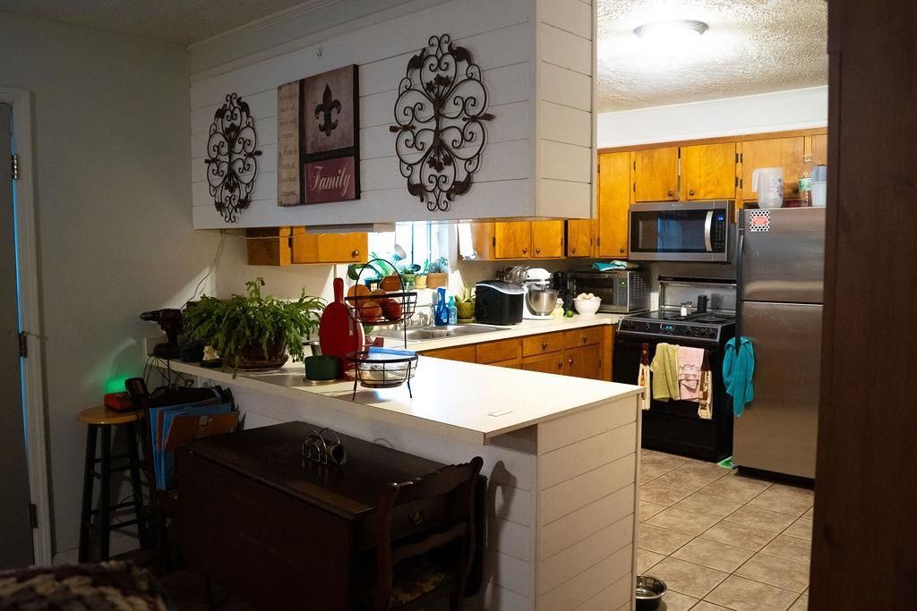 2064 Martin St.  Photo 6