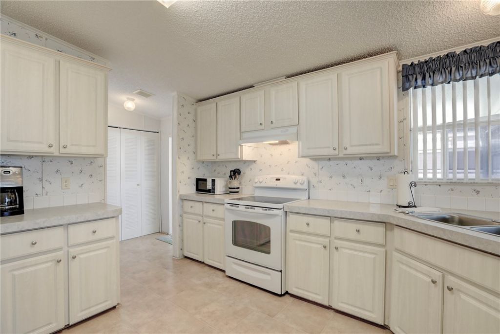 7664 Chasta Road, Micco, FL 32976 Photo