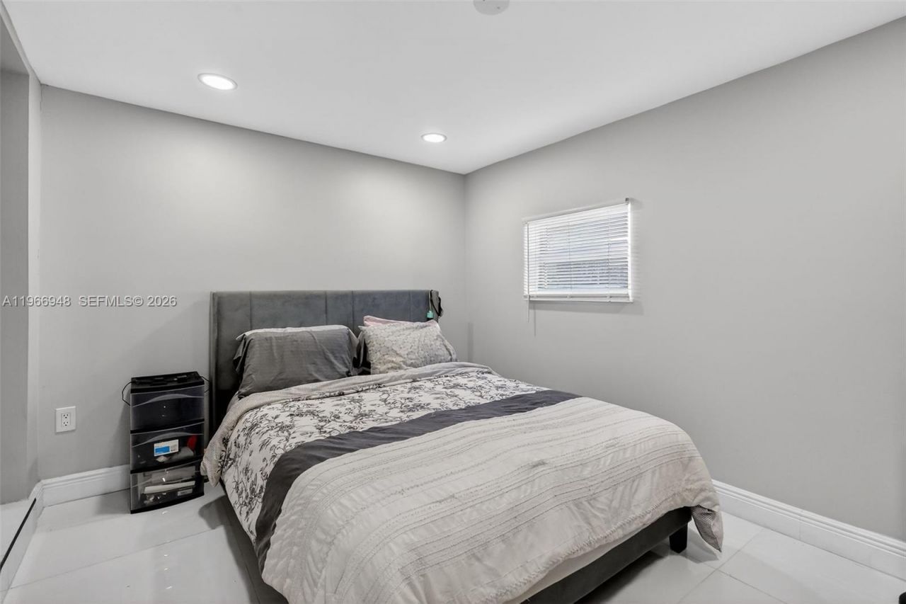 6791 Scott St, Hollywood, FL 33024 Photo