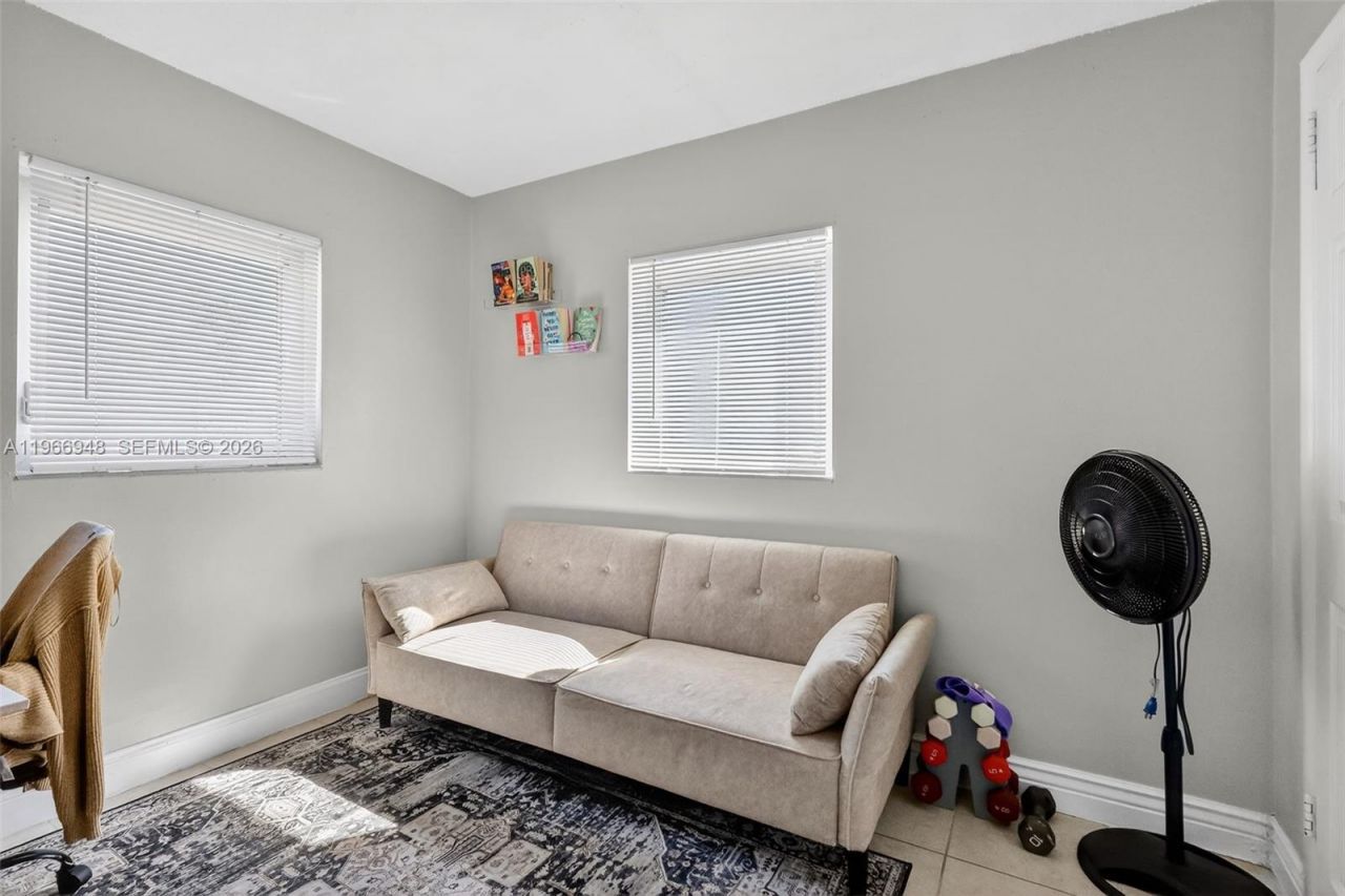 6791 Scott St, Hollywood, FL 33024 Photo