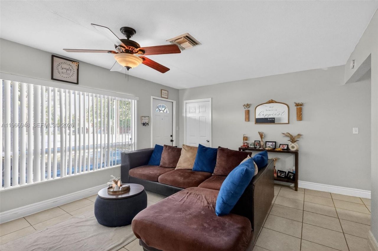 6791 Scott St, Hollywood, FL 33024 Photo