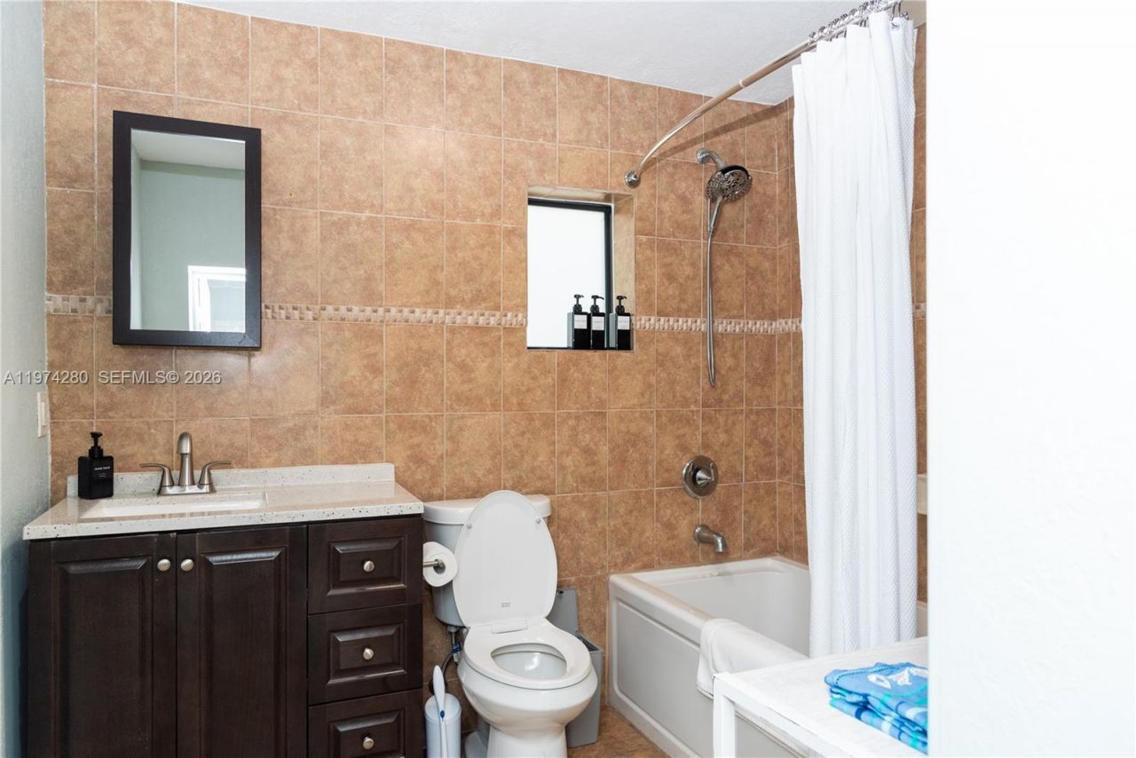 3134 Carter St , Miami, FL 33133 Photo