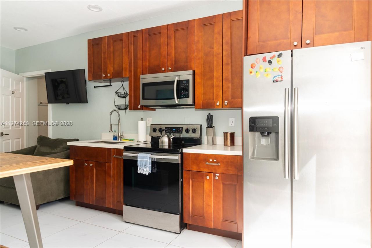 3134 Carter St , Miami, FL 33133 Photo