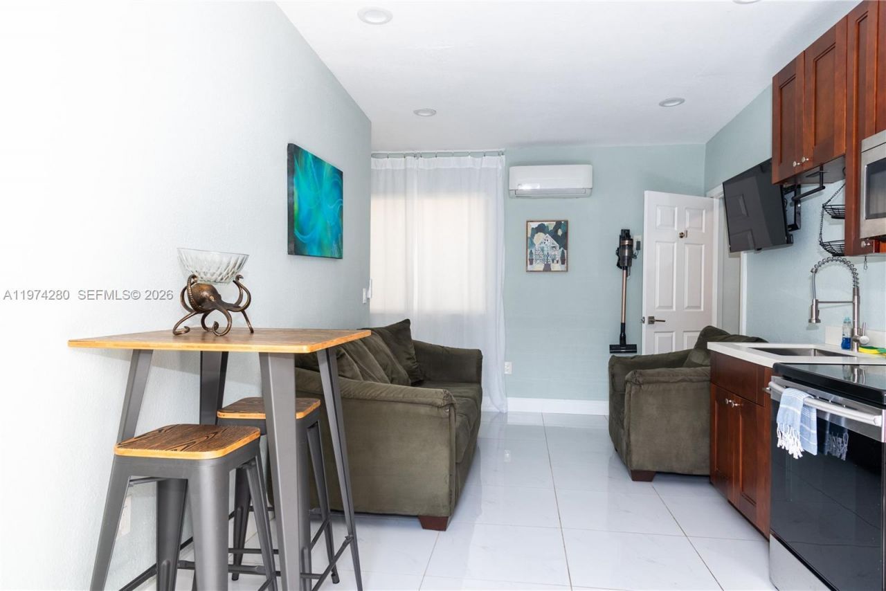 3134 Carter St , Miami, FL 33133 Photo