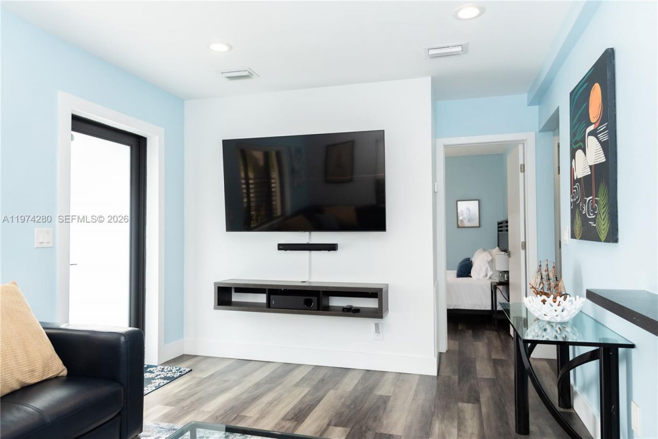 3134 Carter St , Miami, FL 33133 Photo