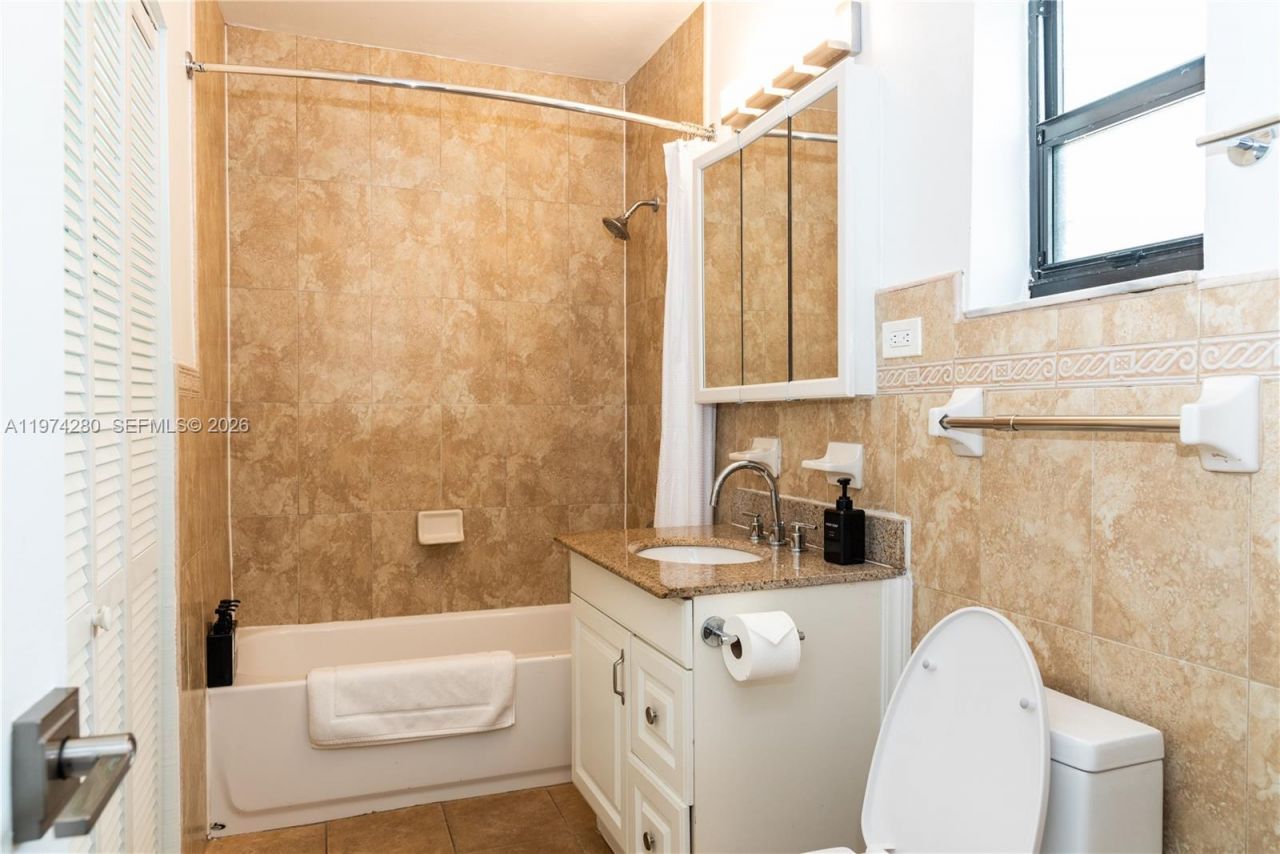 3134 Carter St , Miami, FL 33133 Photo