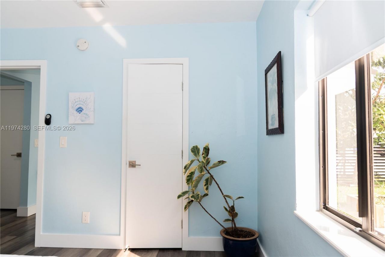 3134 Carter St , Miami, FL 33133 Photo