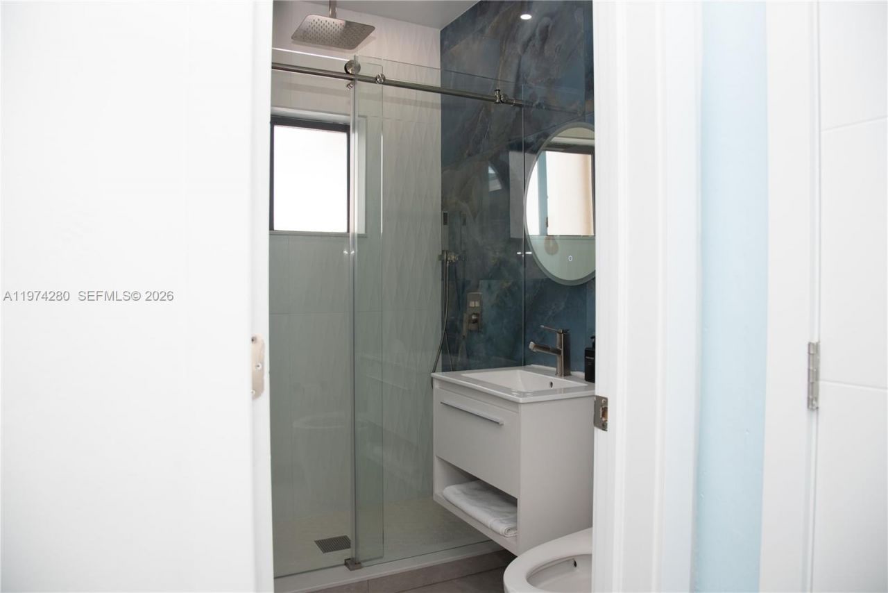 3134 Carter St , Miami, FL 33133 Photo