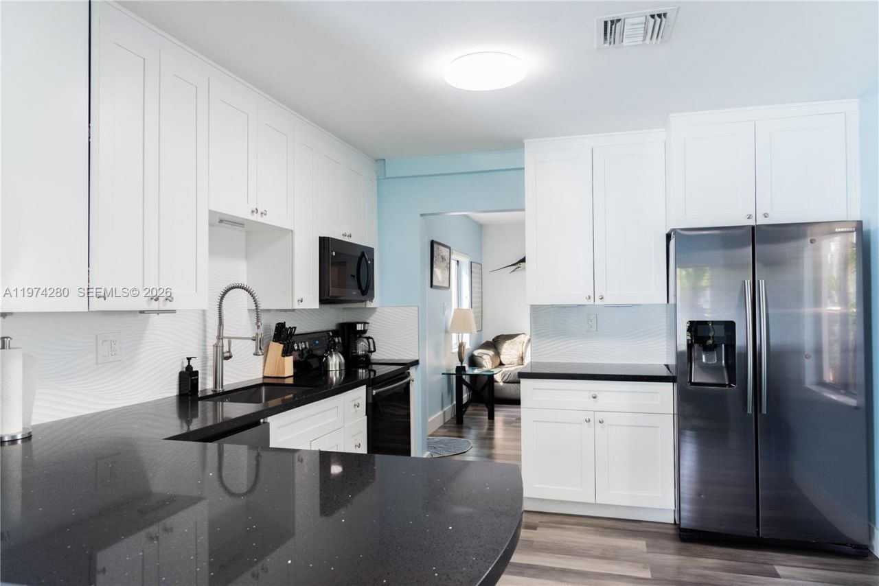 3134 Carter St , Miami, FL 33133 Photo